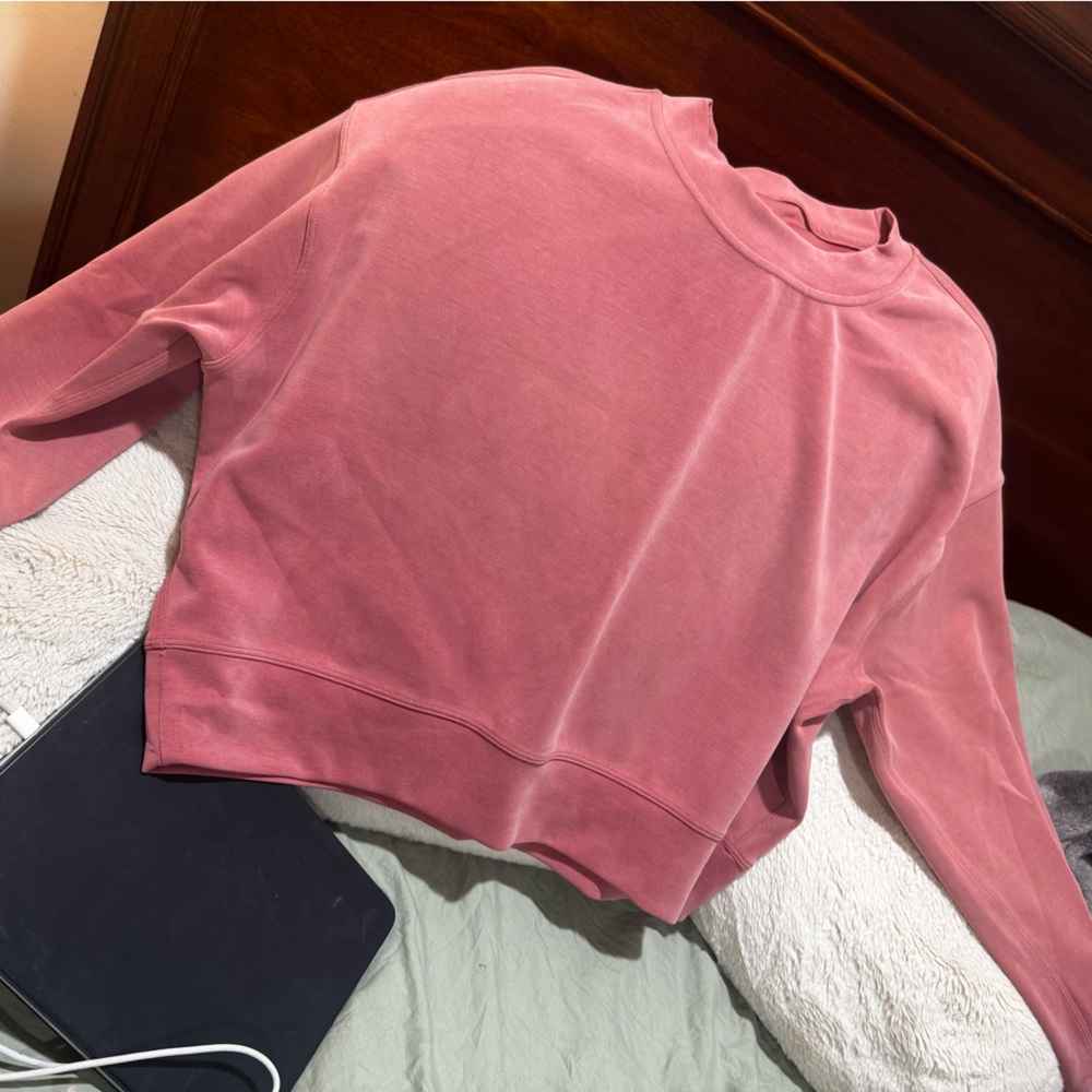 Lululemon Softstreme  Perfectly Oversized Cropped Crew in Briar Rose
